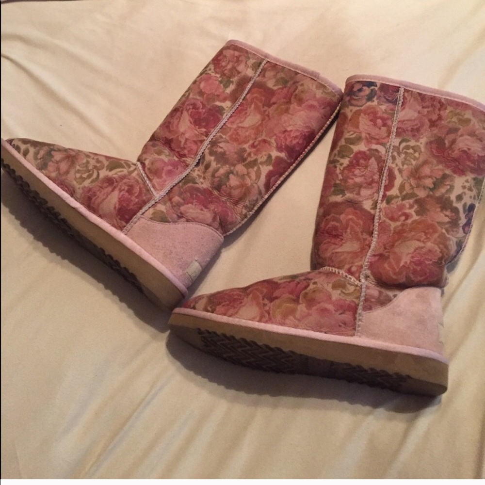 SOLD DO MOT BUY Limited edition tall floral Uggs!